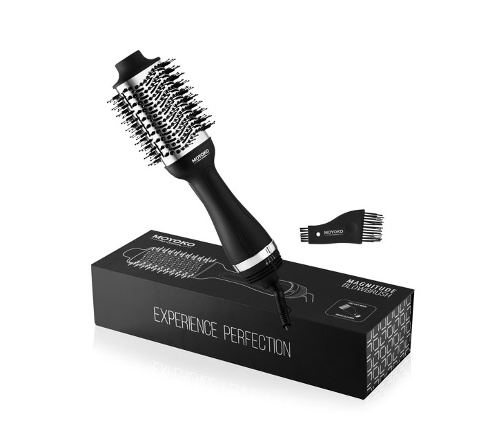 Someone’s in a Makro Moyoko Magnitude Blowbrush Hair Dryer Brush