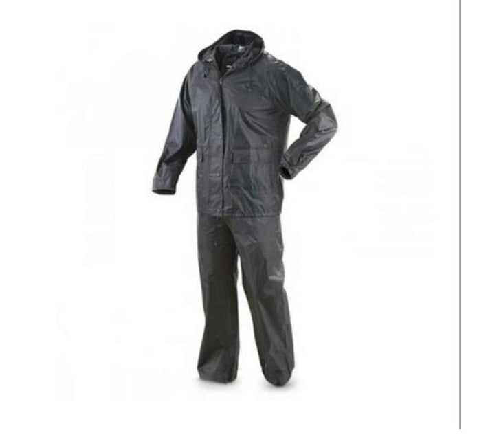 Someone’s in a Makro PSM-Classic 2 piece super men Rain suit black ...