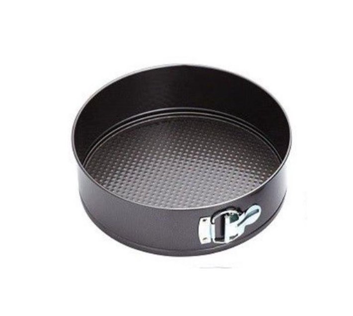 Someone’s in a Makro Springform Baking Pan Small 18cm Mood