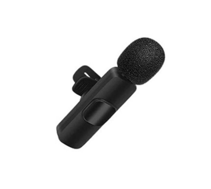 Someone’s in a Makro Wireless Lavalier Microphone for IPhone/Ipad Mood