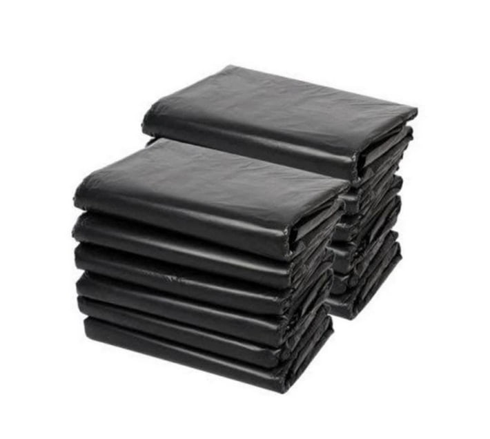 Someone’s in a Makro SMTE Refuse Bags Light Duty Black Bags 200 Piece